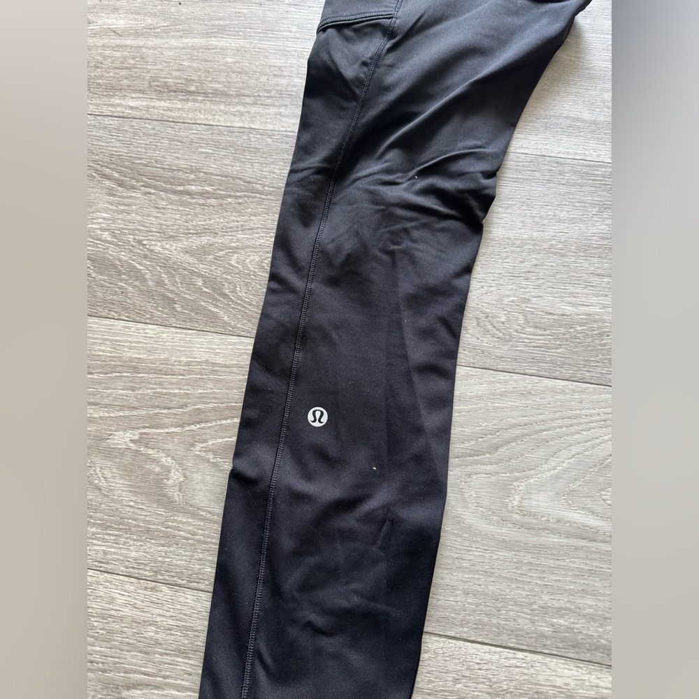 Black Lululemon leggings with pockets